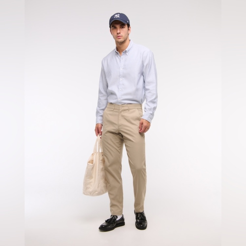 A&F Go-To Pant in Light Brown (Khaki)